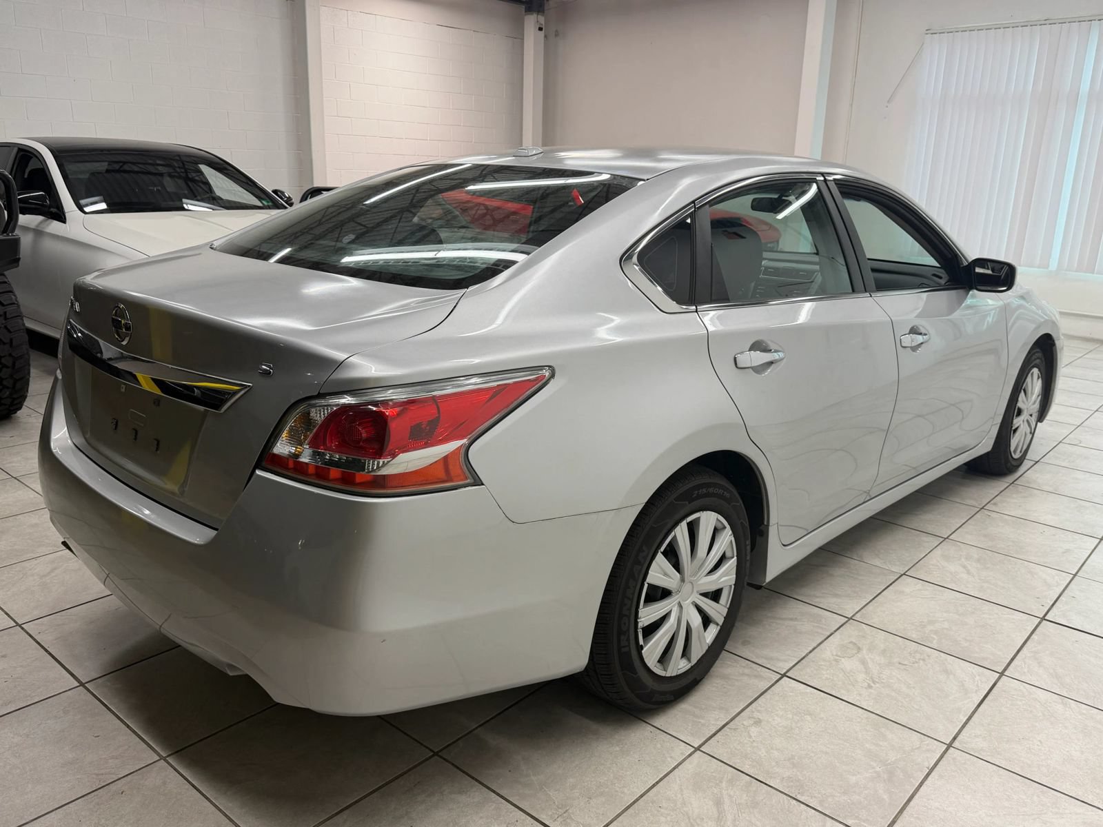 Used 2015 Nissan Altima 2.5 S w/ Power Driver Seat Package FWD image 11