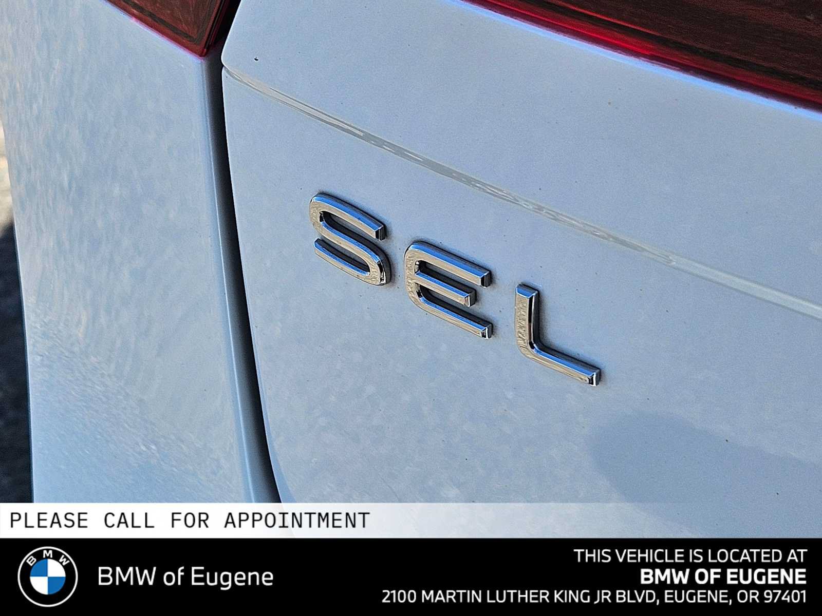 Used 2022 Volkswagen Tiguan SEL R-Line AWD/4WD image 16