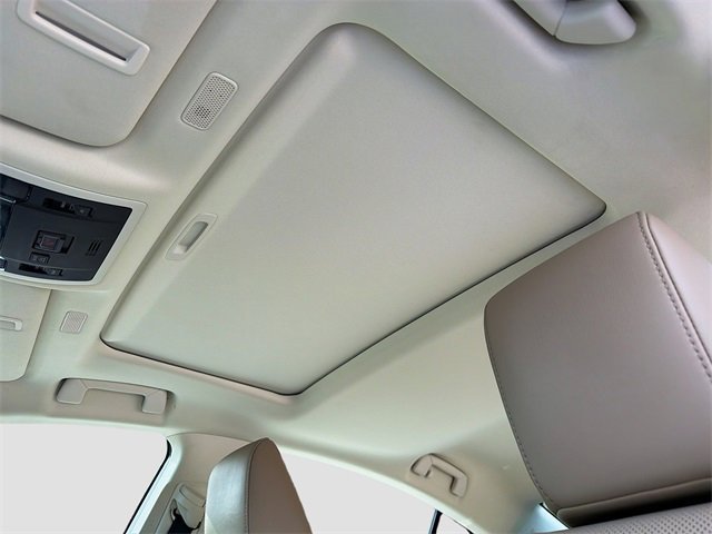 Used 2020 Lexus ES 300h w/ Premium Package image 27