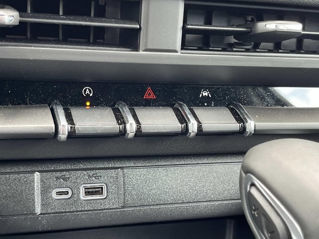 Used 2025 Chevrolet Colorado LT AWD/4WD image 30