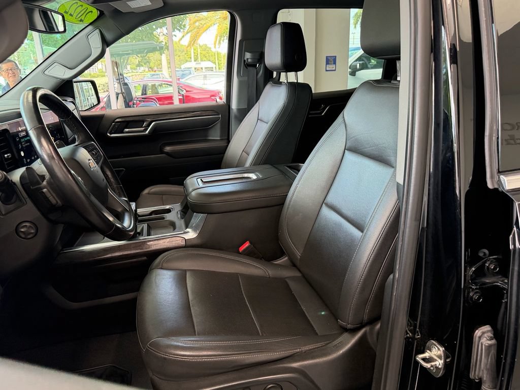 Used 2022 Chevrolet Silverado 1500 LTZ w/ LTZ Premium Package AWD/4WD image 11