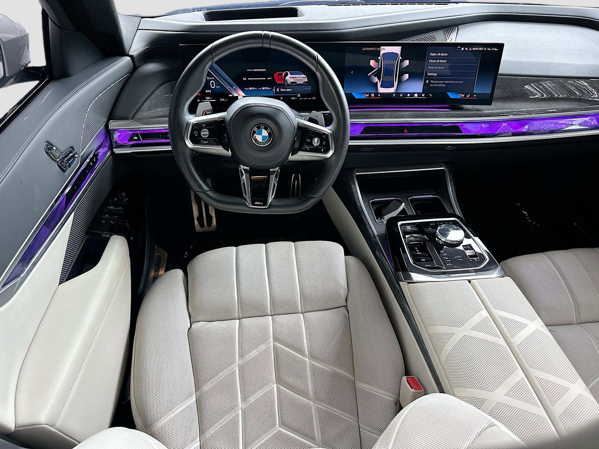 Used 2023 BMW 740i w/ Executive Package image 24