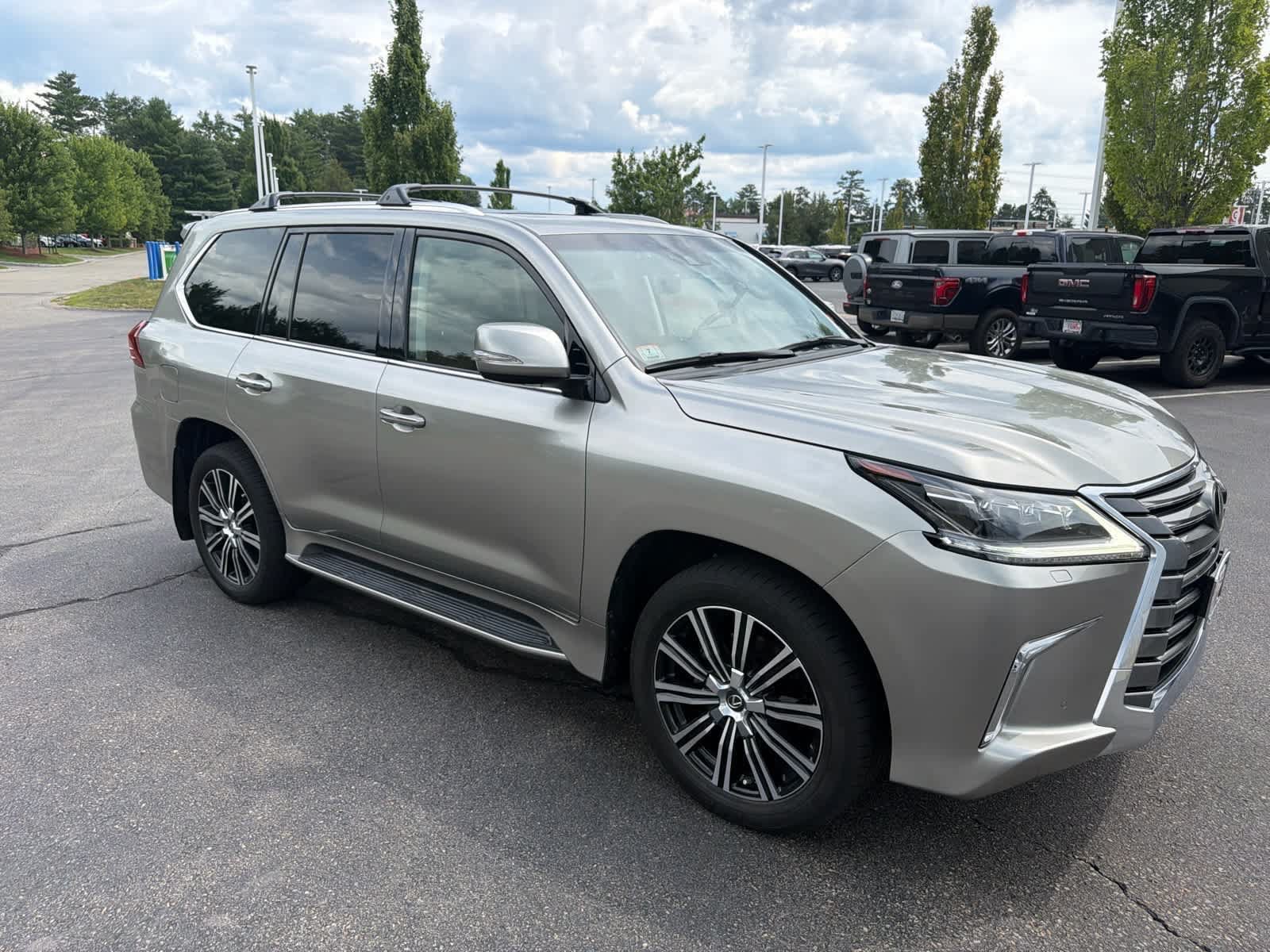 Used 2019 Lexus LX 570 4WD w/ Luxury Package image 7