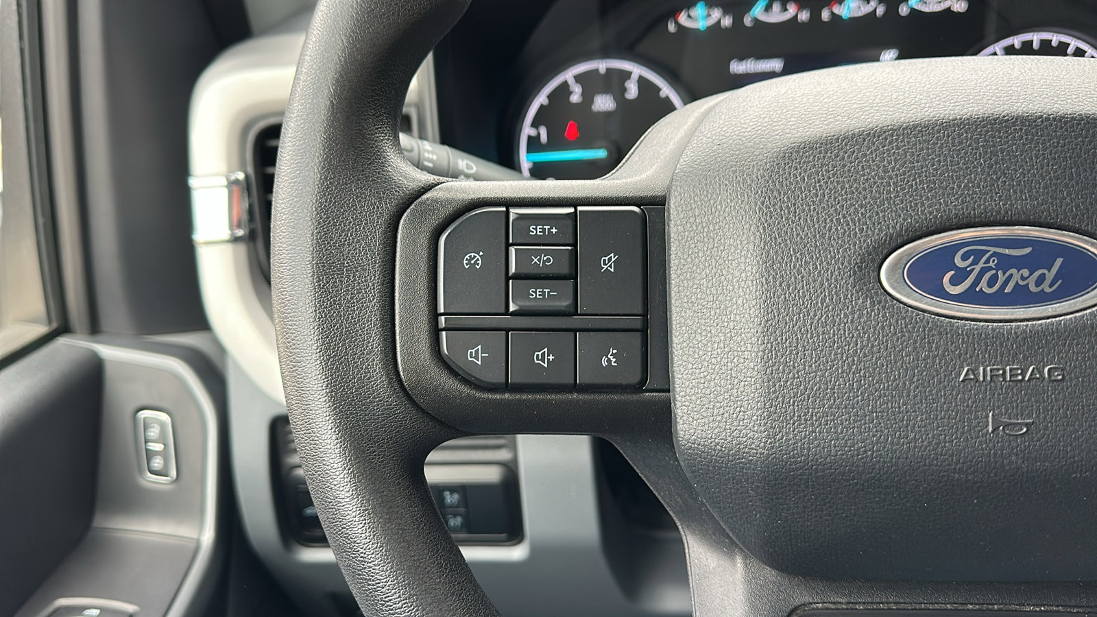 Used 2024 Ford F250 XLT w/ FX4 Off-Road Package image 18