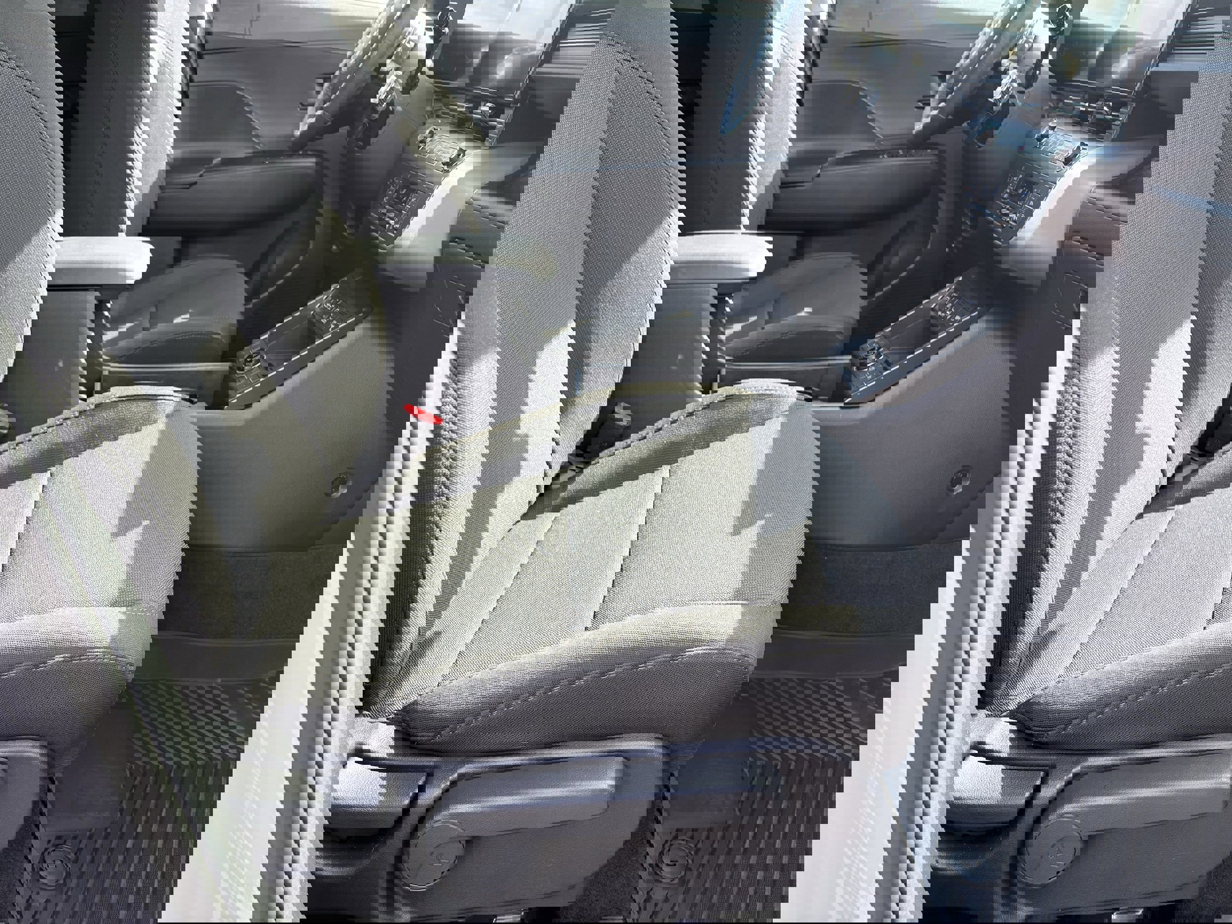 Used 2025 Hyundai Kona SEL image 30