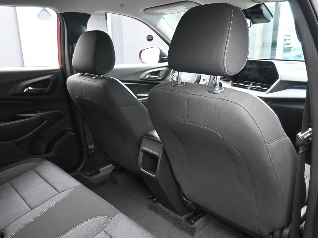Used 2024 Chevrolet Trax LS image 35