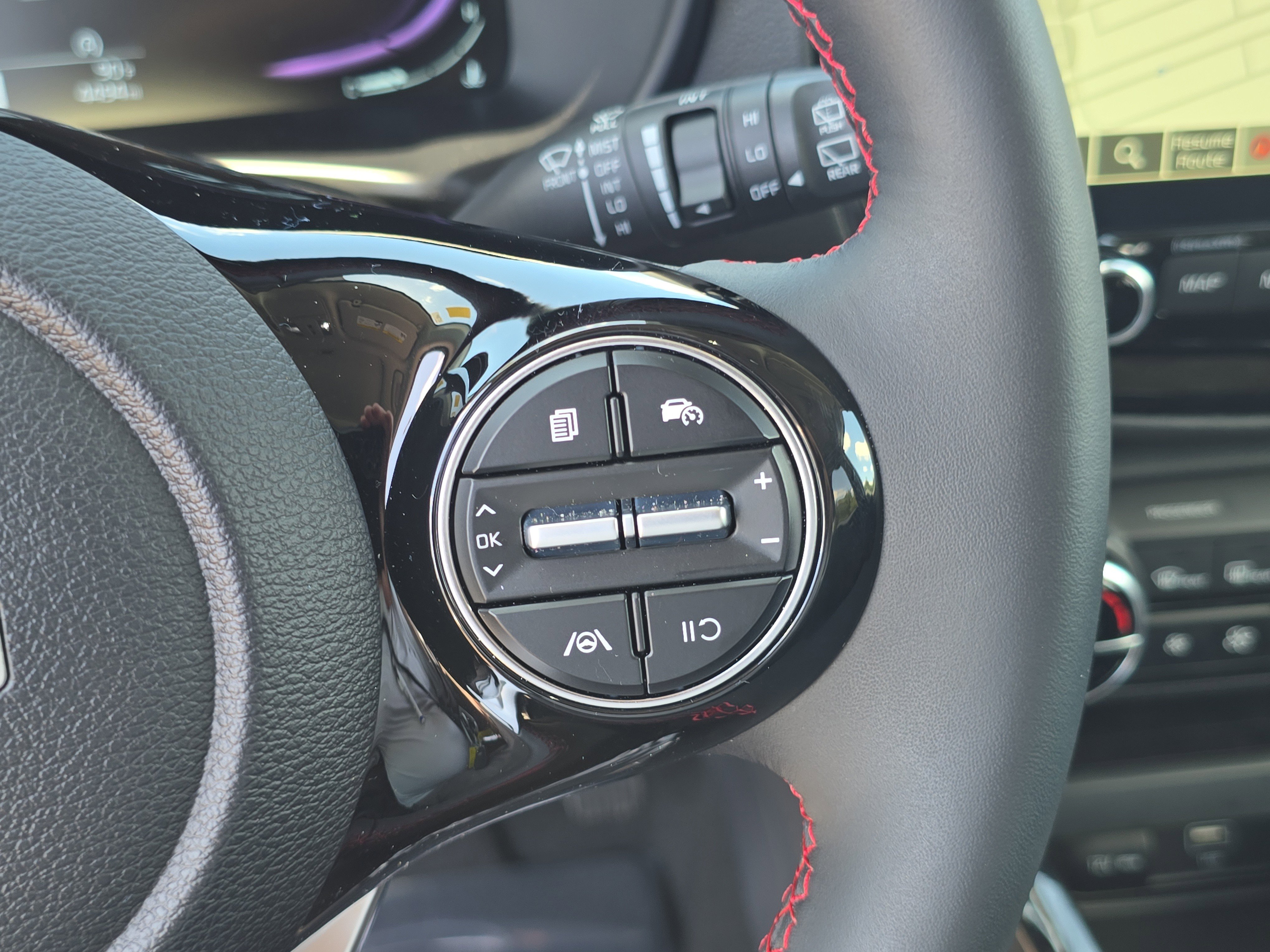 Certified 2025 Kia Soul GT-Line FWD image 31