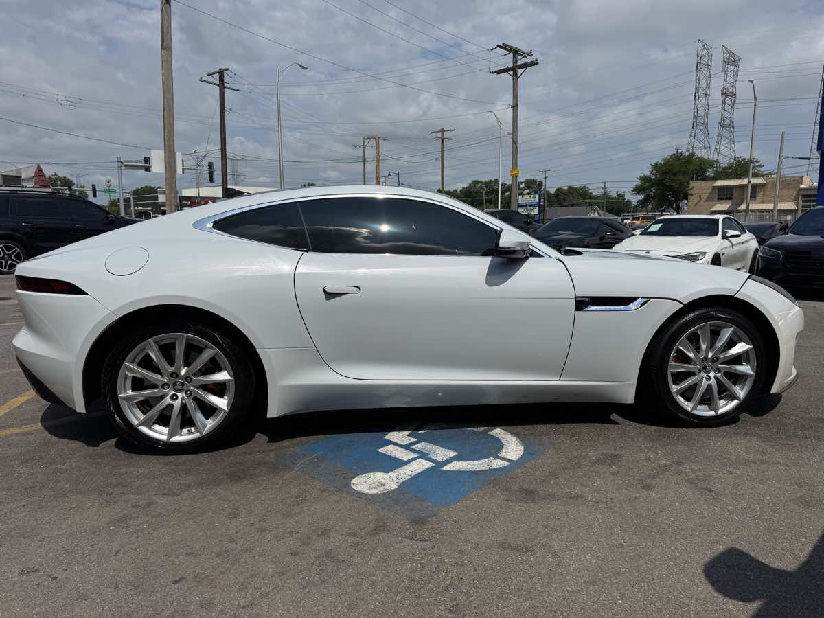 Used 2018 Jaguar F-TYPE Coupe RWD image 4