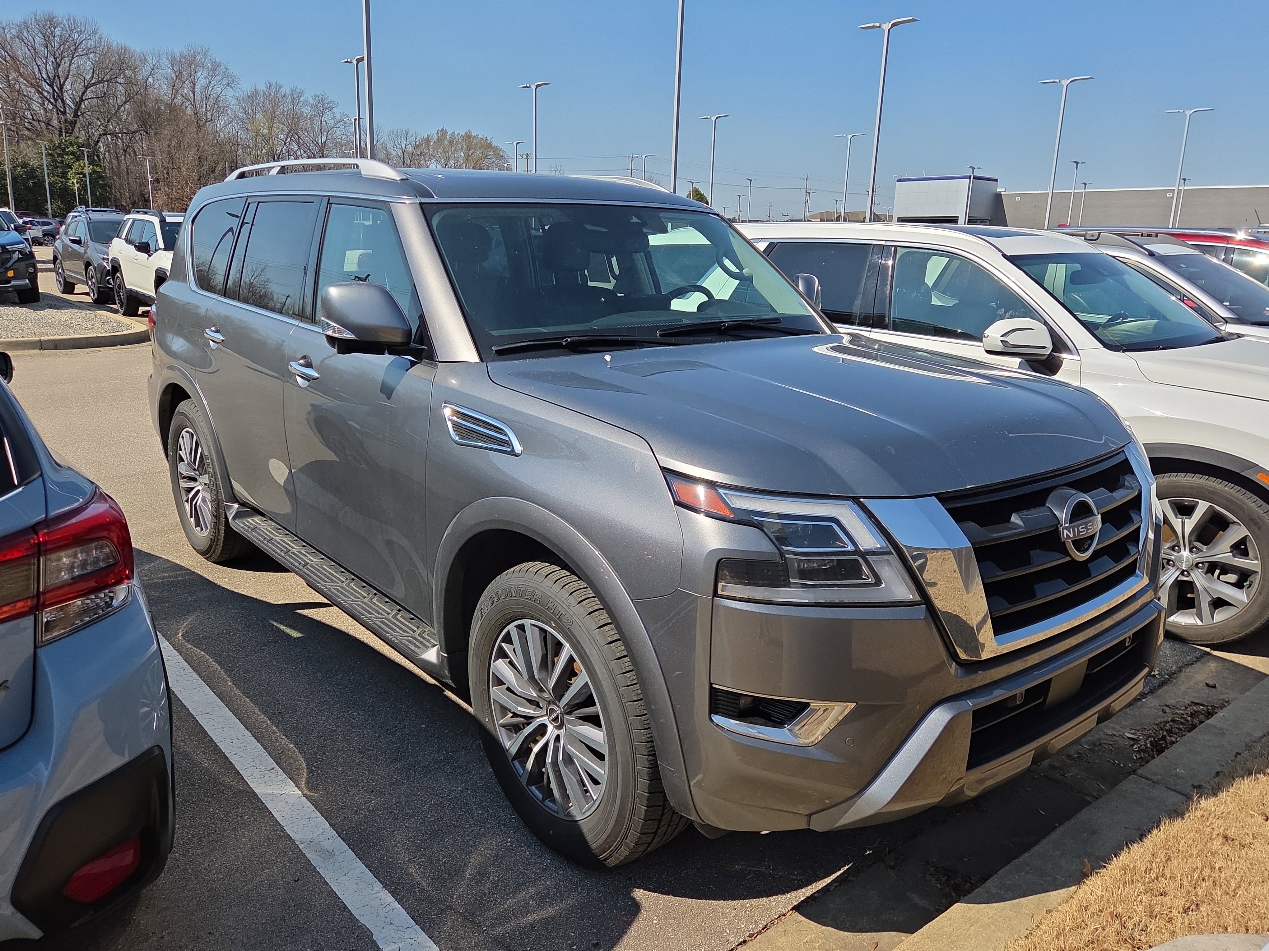 Used 2024 Nissan Armada SL w/ Captain's Chairs Package image 2