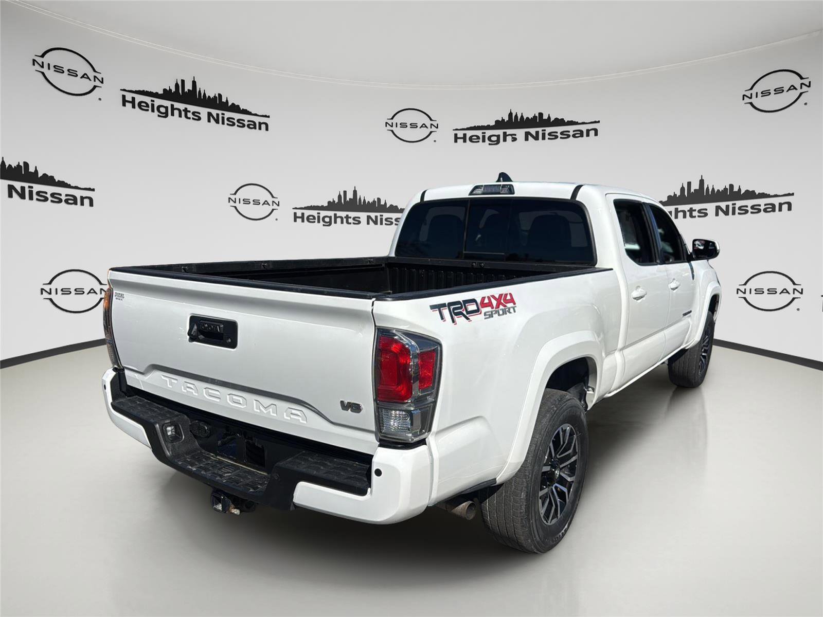 Used 2020 Toyota Tacoma TRD Sport w/ TRD Premium Sport Package image 8