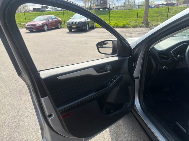 Used 2022 Ford Escape SE w/ Convenience Package image 28