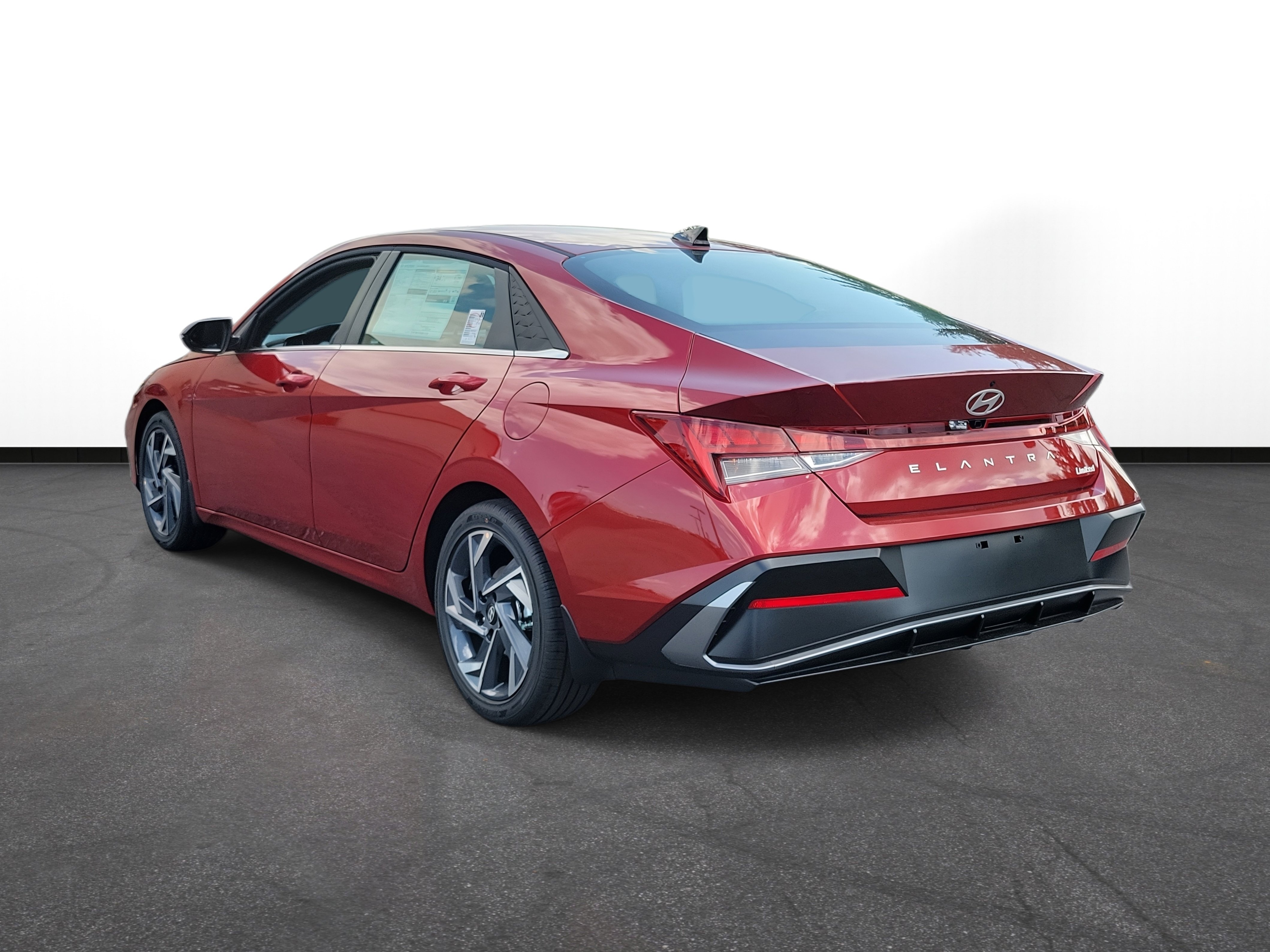 New 2025 Hyundai Elantra Limited FWD image 3