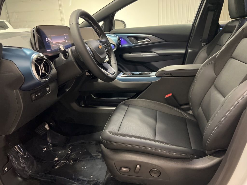 New 2026 Chevrolet Equinox EV LT image 9