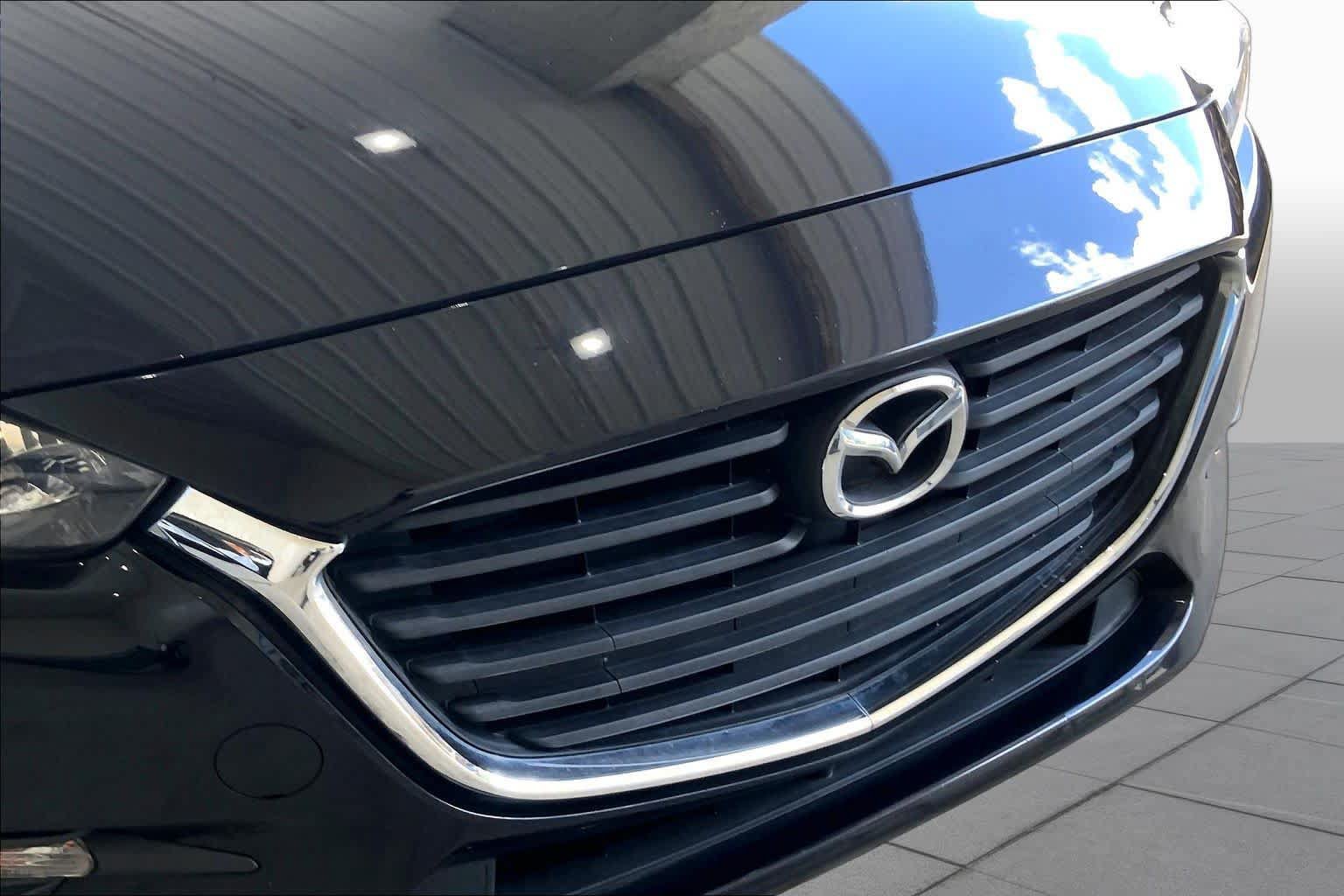 Used 2018 MAZDA MAZDA3 Sport FWD image 29