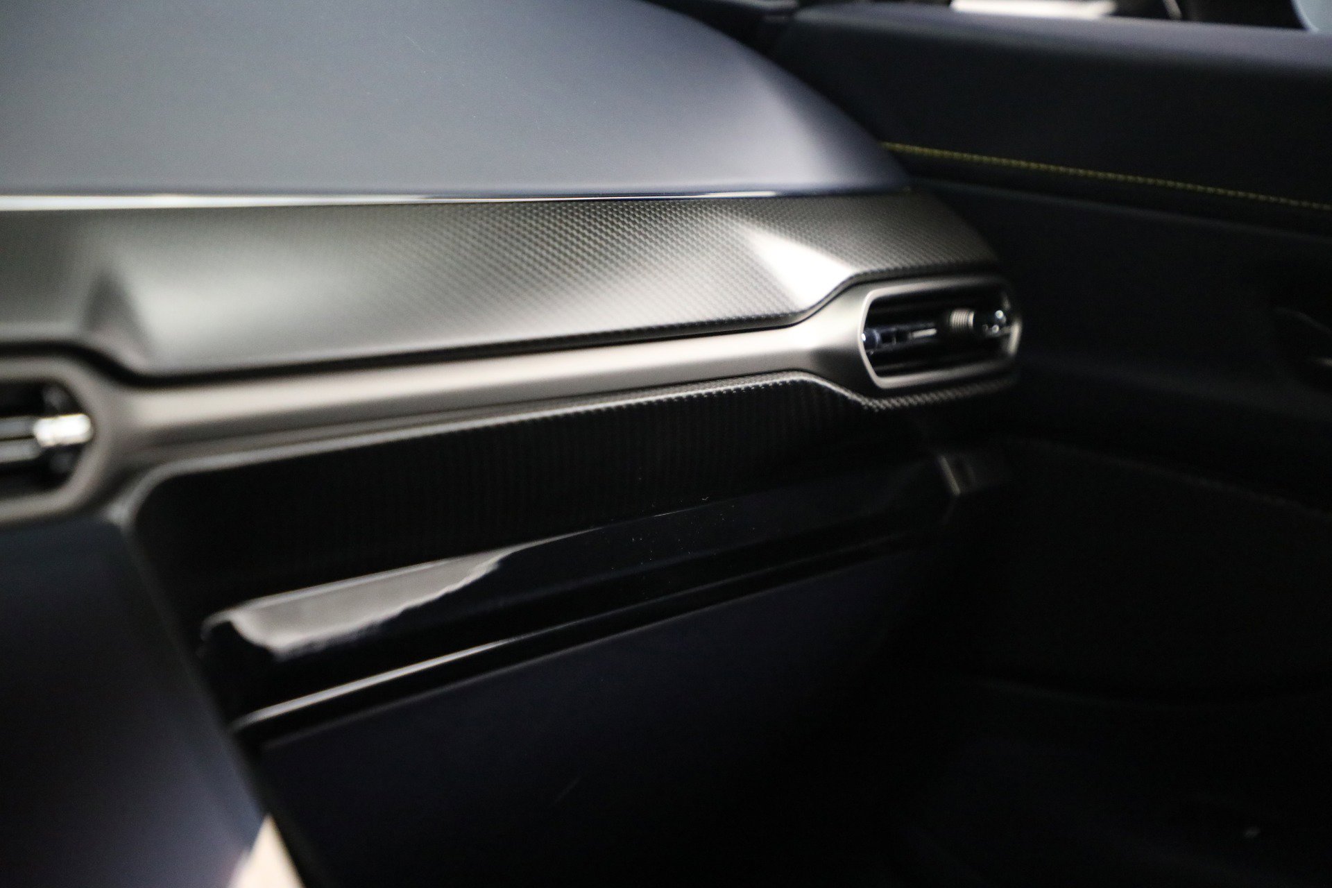 New 2026 Aston Martin V8 Vantage Coupe image 26