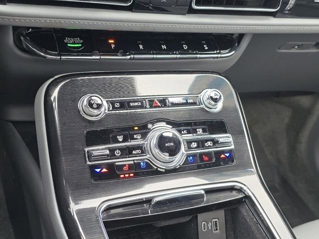 Used 2022 Lincoln Nautilus Reserve image 32
