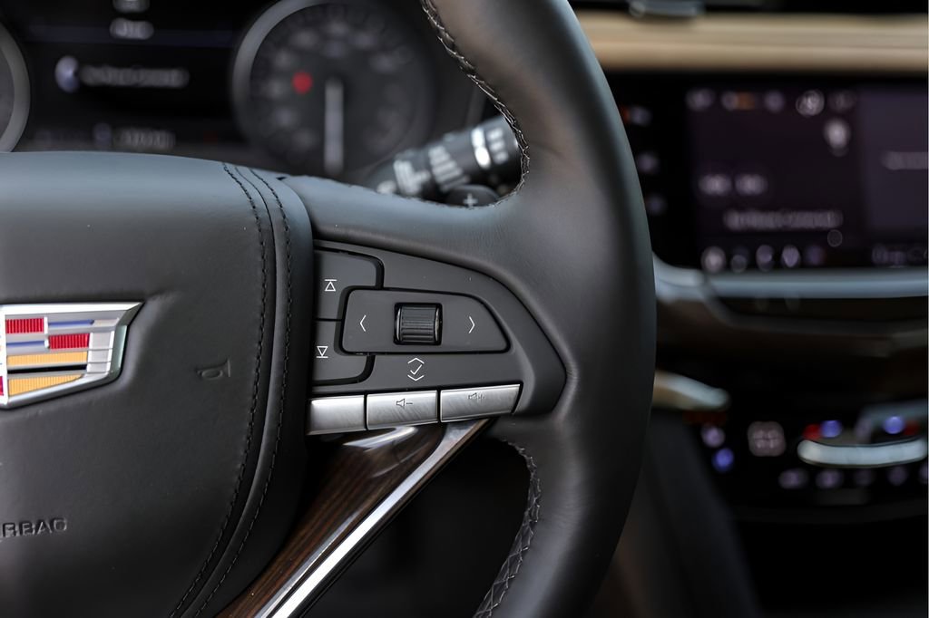Used 2023 Cadillac XT6 Premium Luxury w/ Platinum Package FWD image 16