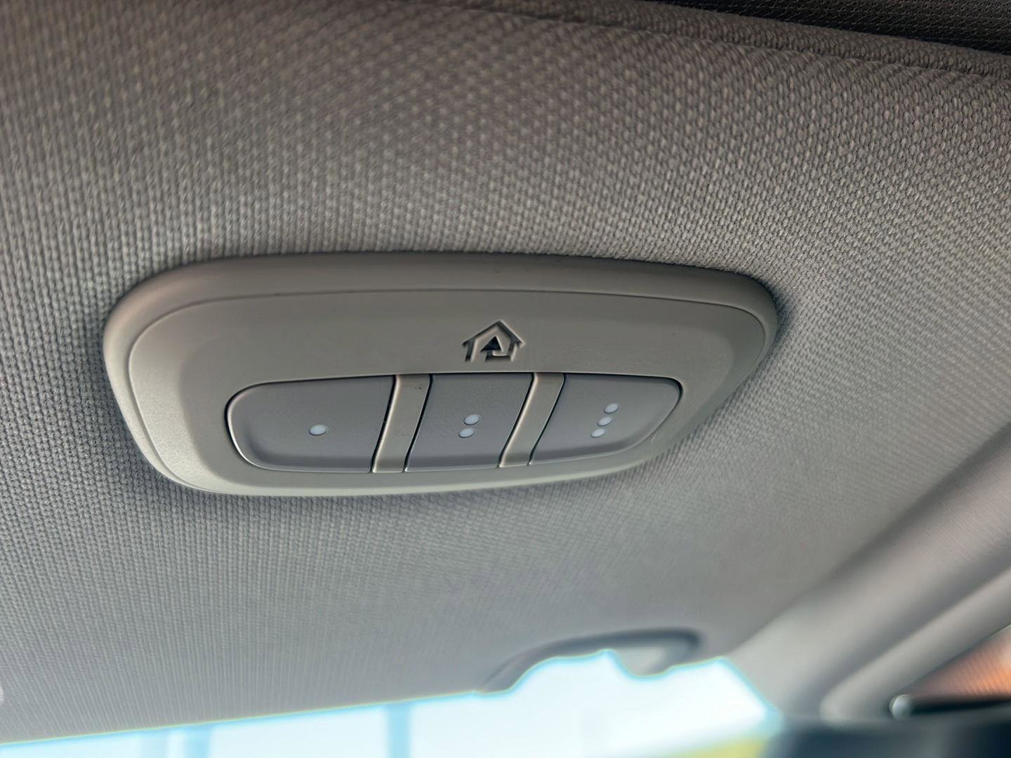 Used 2020 Jeep Cherokee Trailhawk AWD/4WD image 29