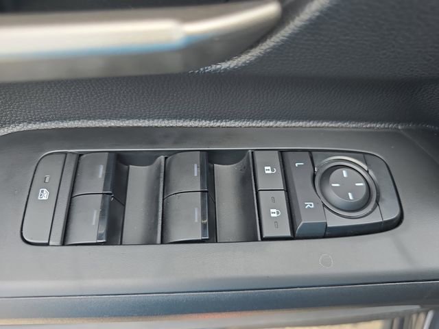 Used 2025 Toyota Tacoma Trailhunter image 27