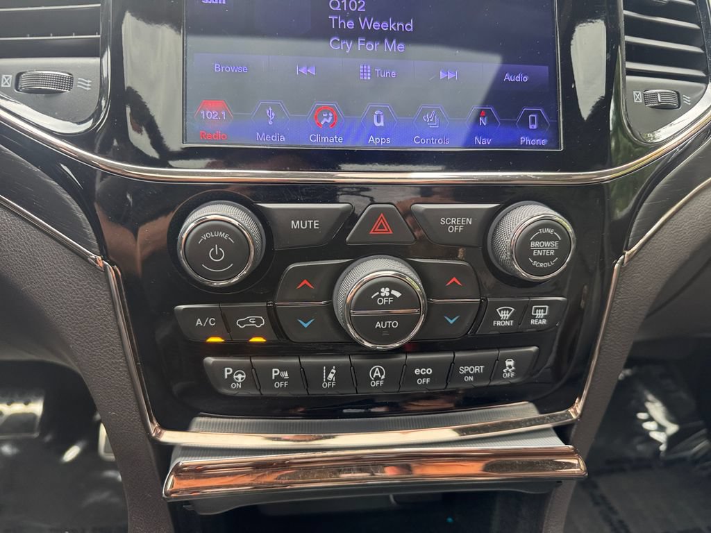 Used 2019 Jeep Grand Cherokee Summit w/ Platinum Series Group AWD/4WD image 25