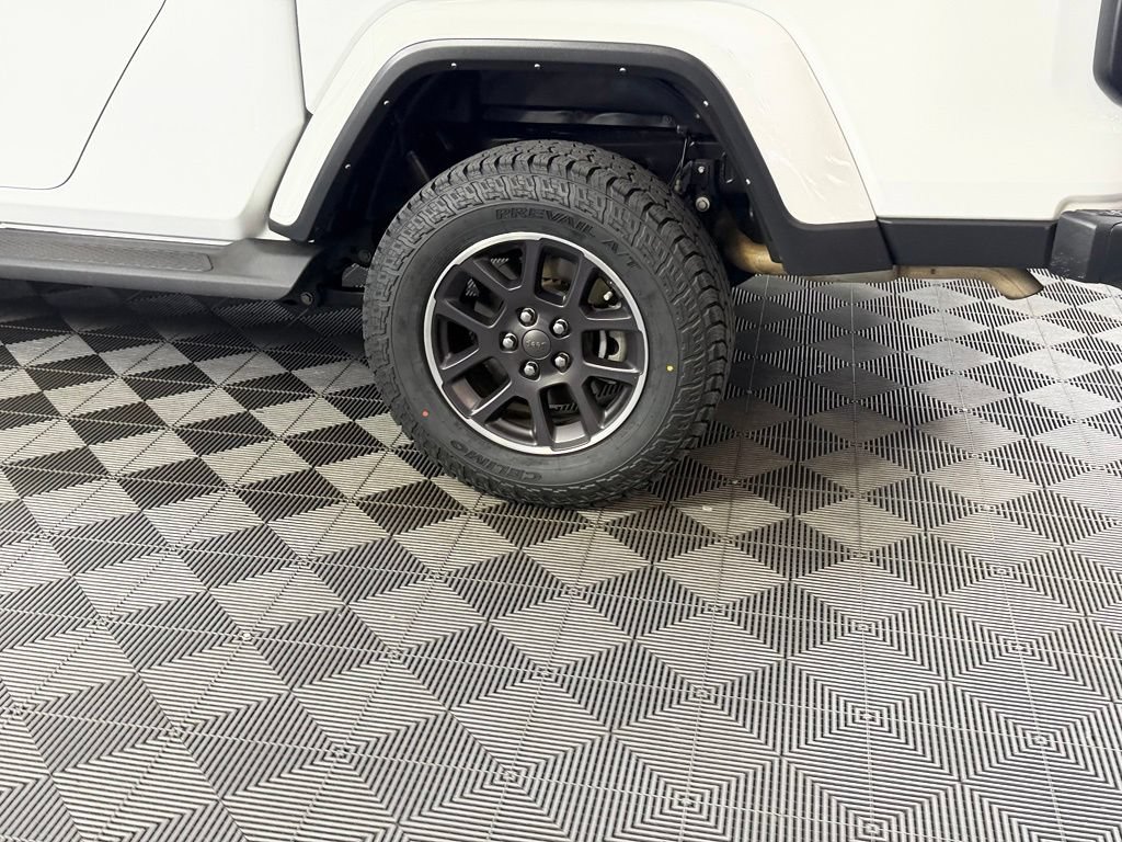 Certified 2023 Jeep Gladiator Overland w/ Popular Equipment Package AWD/4WD image 9