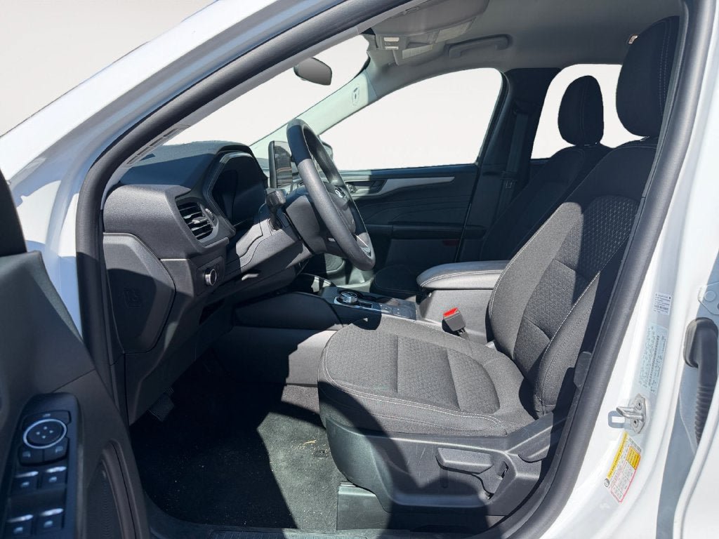 Used 2025 Ford Escape Active FWD image 9