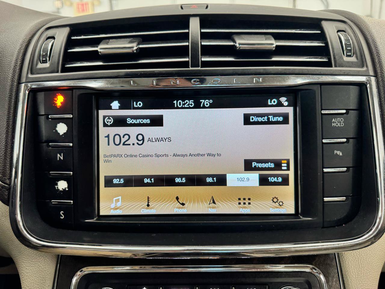 Used 2018 Lincoln Continental Select FWD image 31