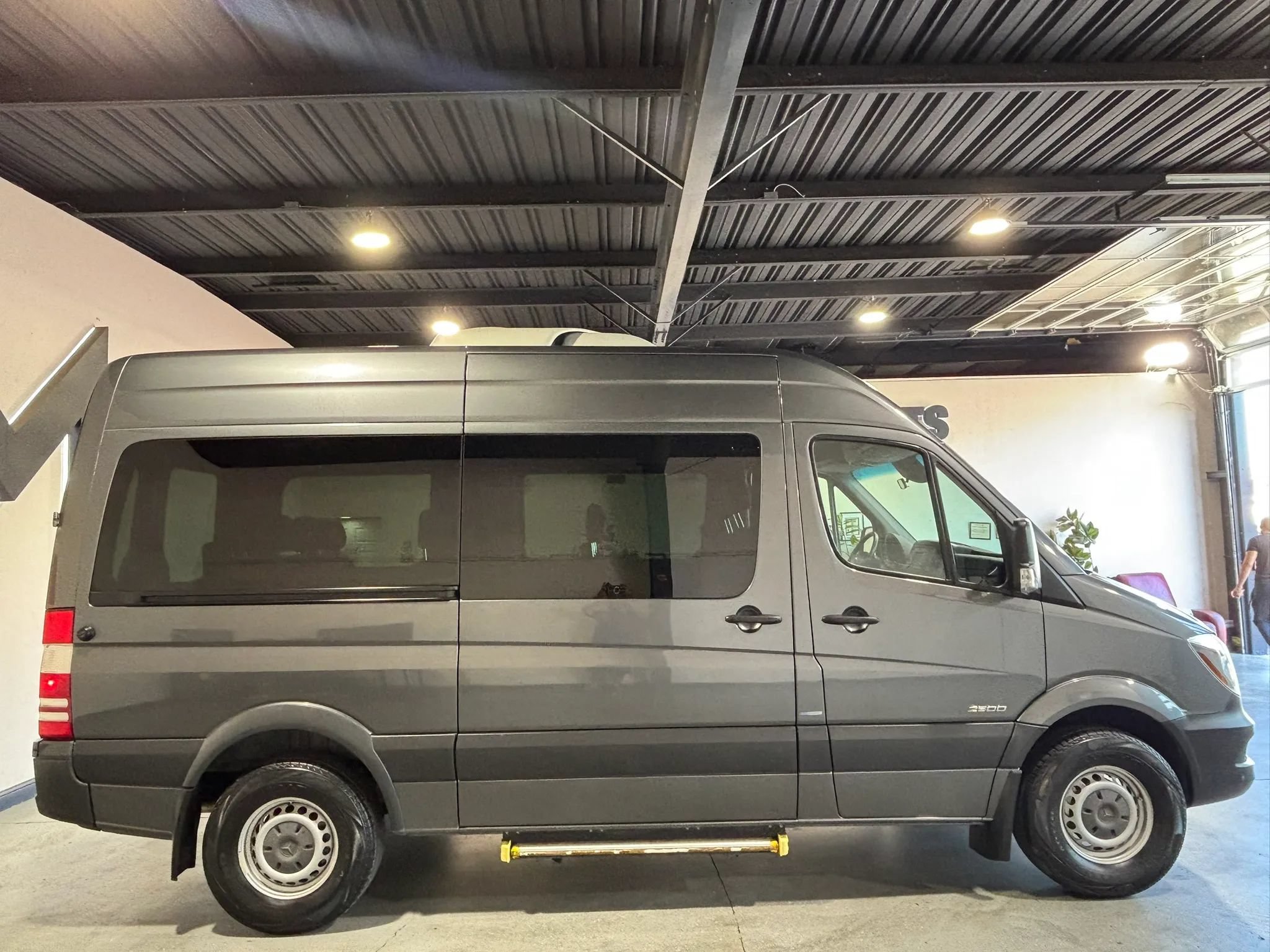 Used 2014 Mercedes-Benz Sprinter 2500 image 9