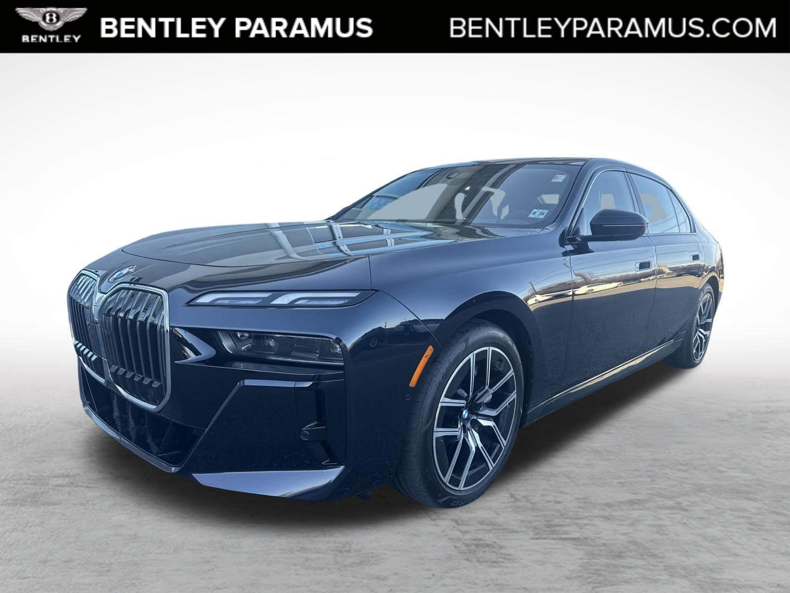 Used 2023 BMW 760i xDrive image 1