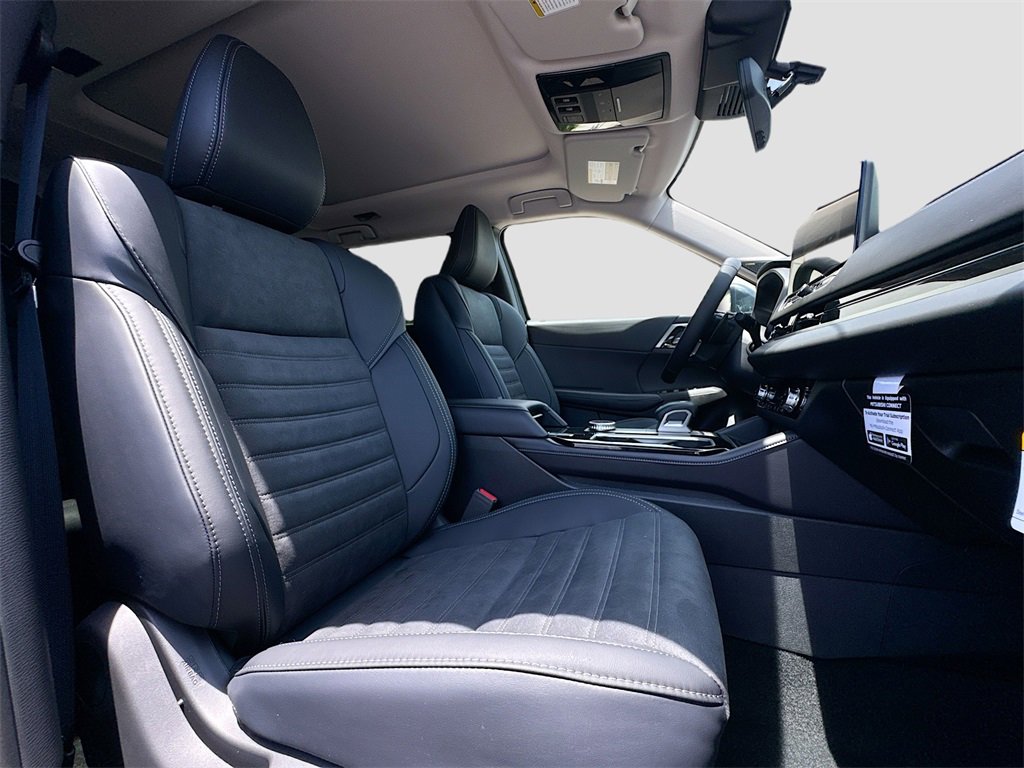 New 2025 Mitsubishi Outlander SE image 31