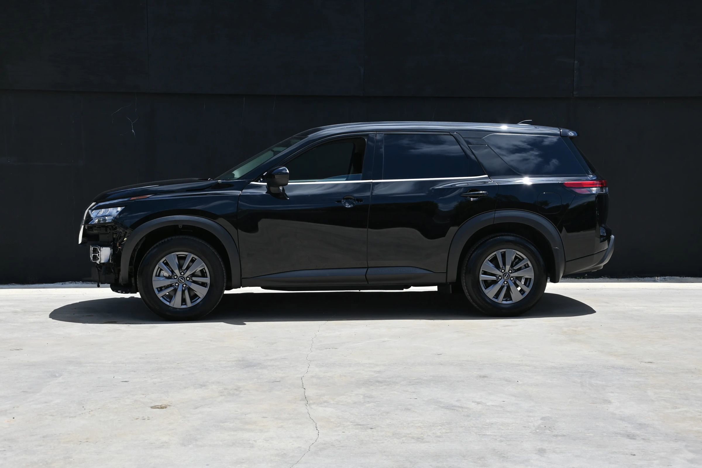 Used 2025 Nissan Pathfinder S image 6
