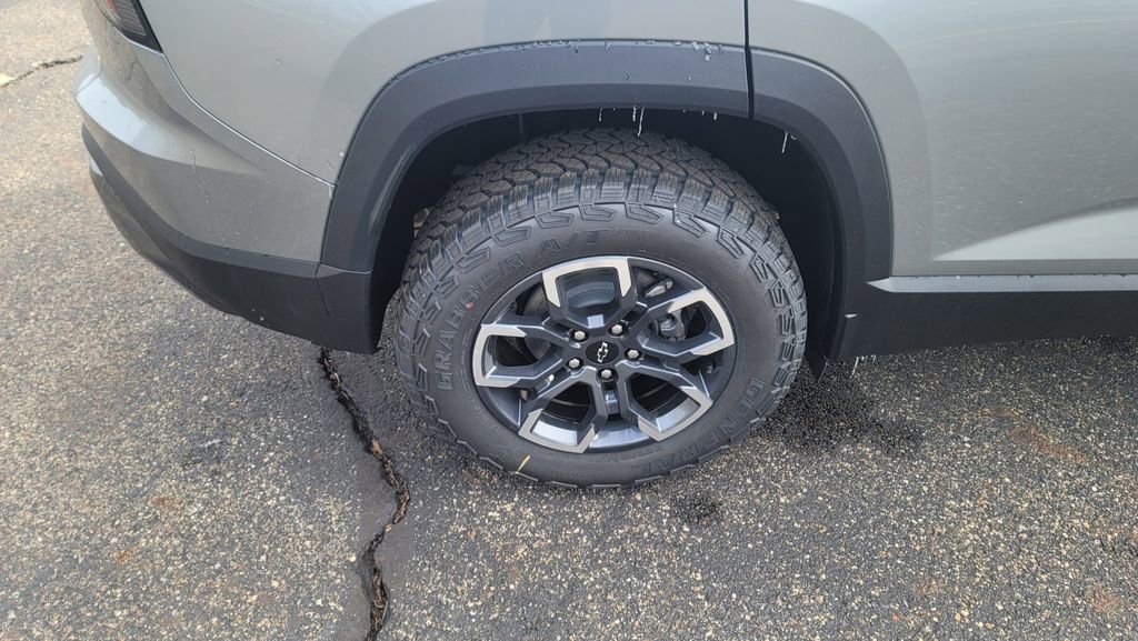 New 2026 Chevrolet Equinox ACTIV w/ Convenience Package III image 13