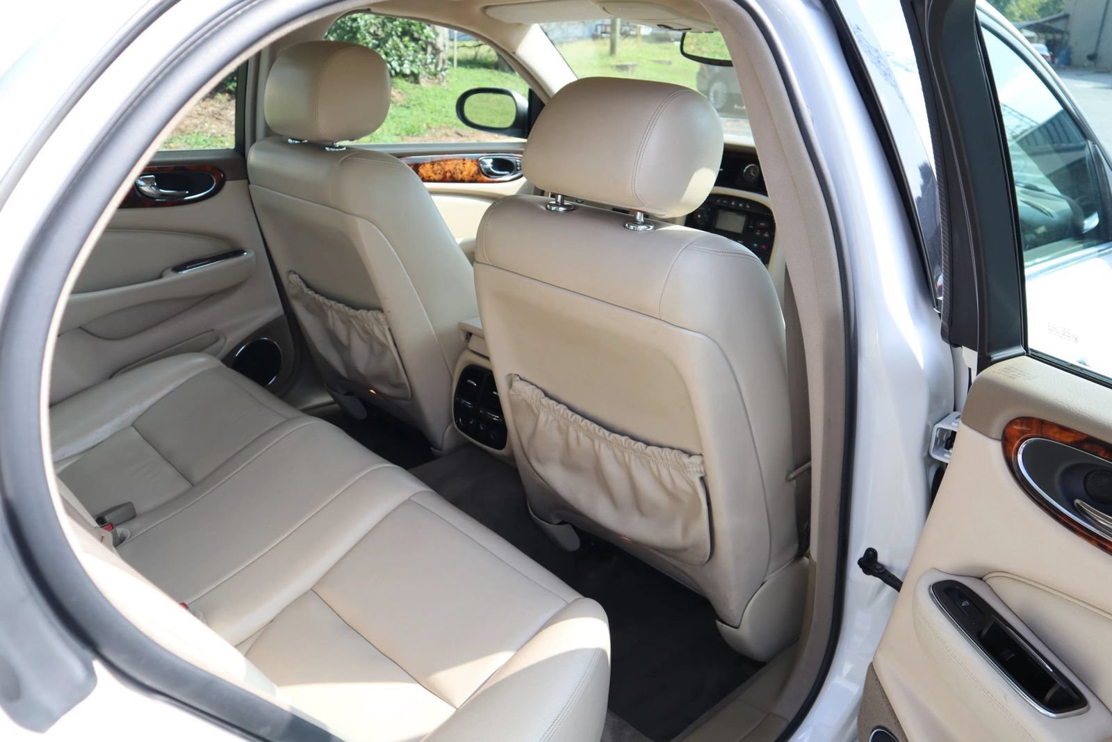 Used 2004 Jaguar XJ8 RWD image 18