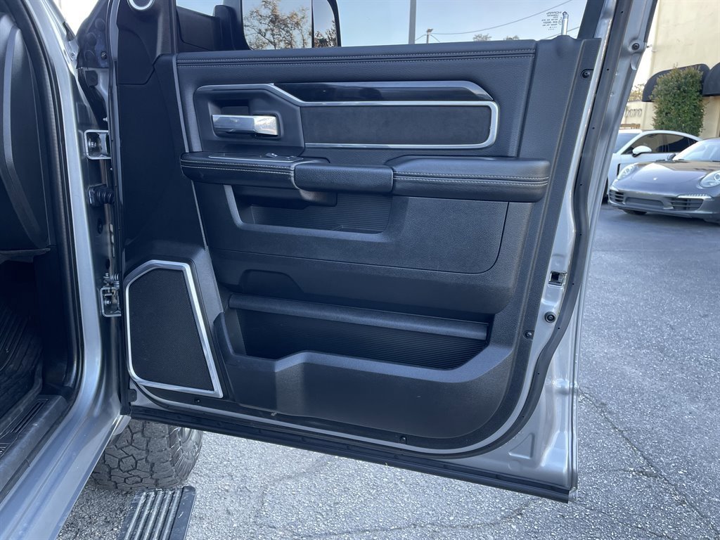 Used 2022 RAM 3500 Laramie AWD/4WD image 46