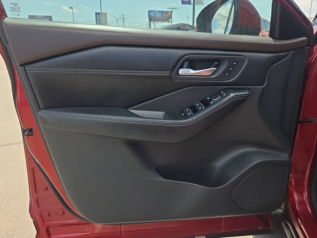 Used 2023 Nissan Rogue SL FWD image 13