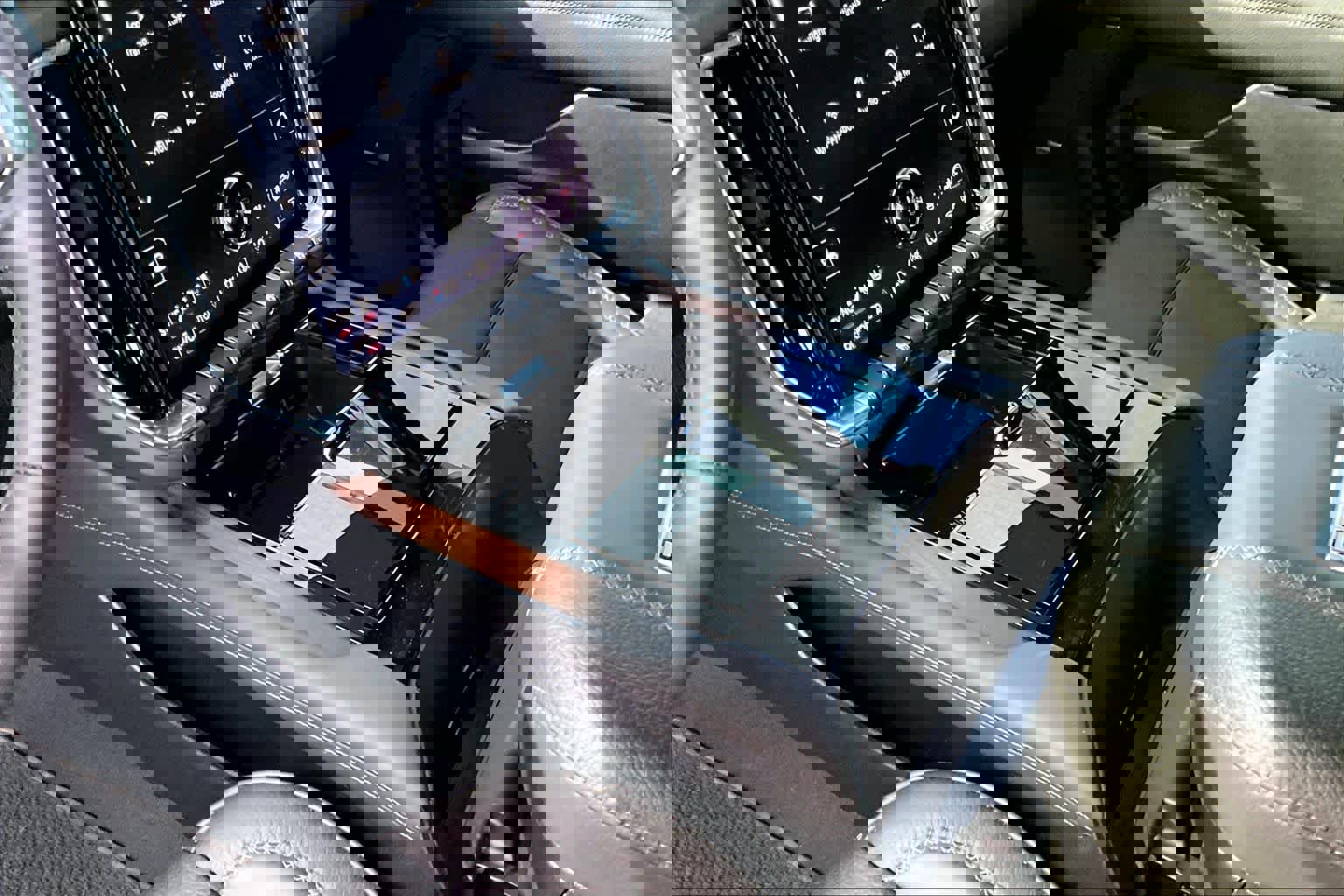 Used 2025 GMC Yukon XL Denali w/ Sun & Power Step Package image 17