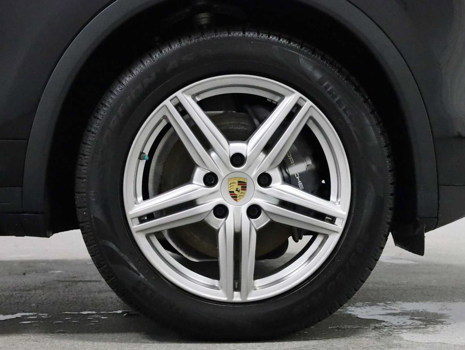 Used 2014 Porsche Cayenne Platinum Edition AWD/4WD image 12