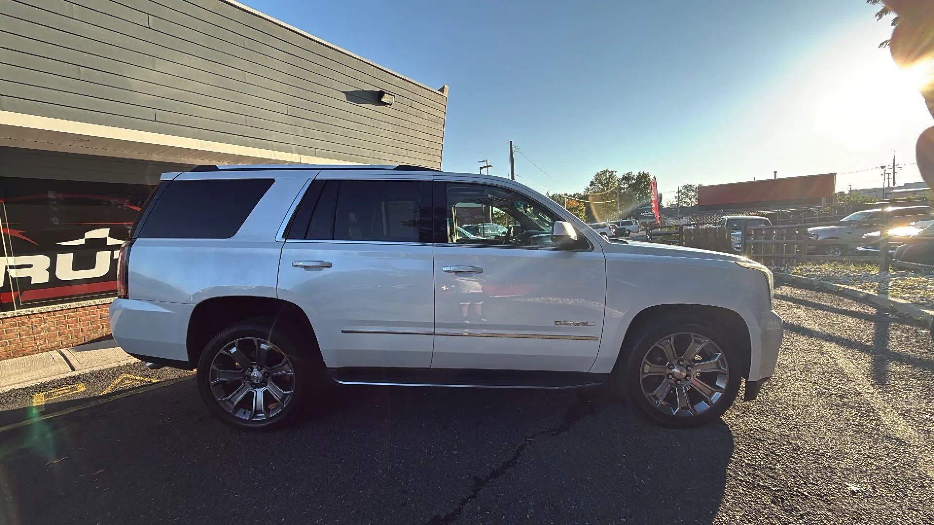 Used 2016 GMC Yukon Denali w/ Open Road Package image 7