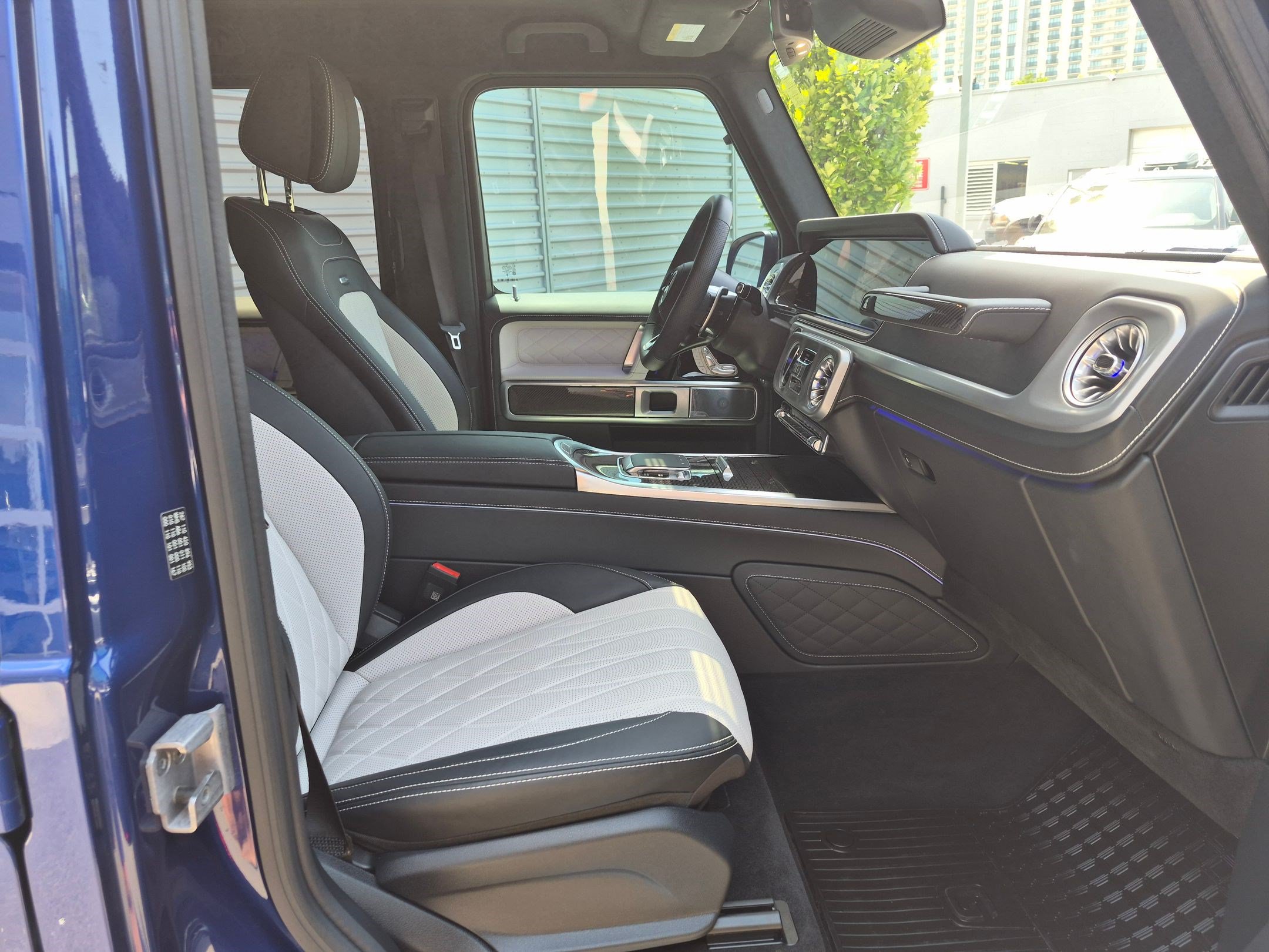 Used 2025 Mercedes-Benz G 63 AMG 4MATIC image 30