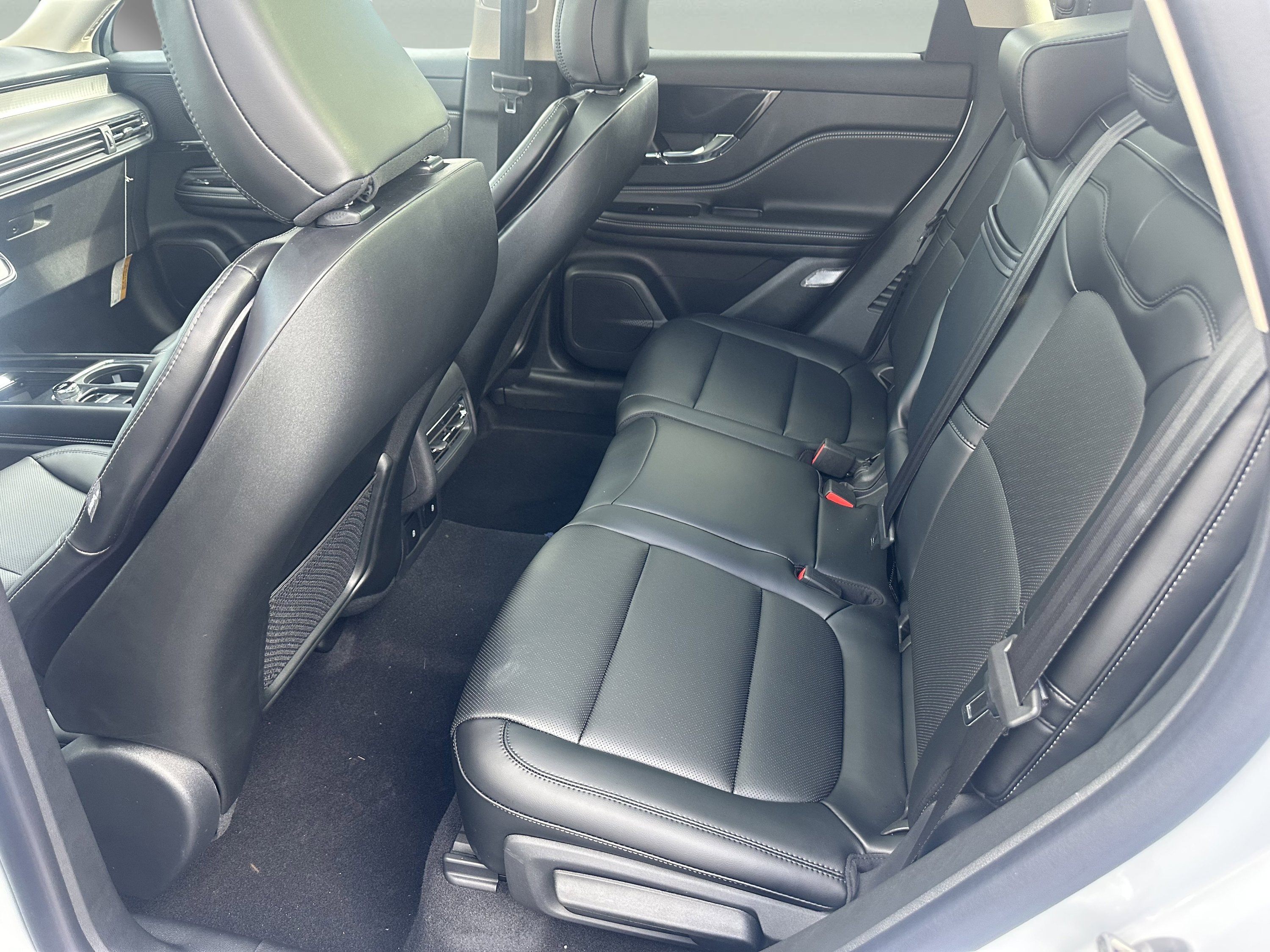 New 2026 Lincoln Corsair Premiere image 8