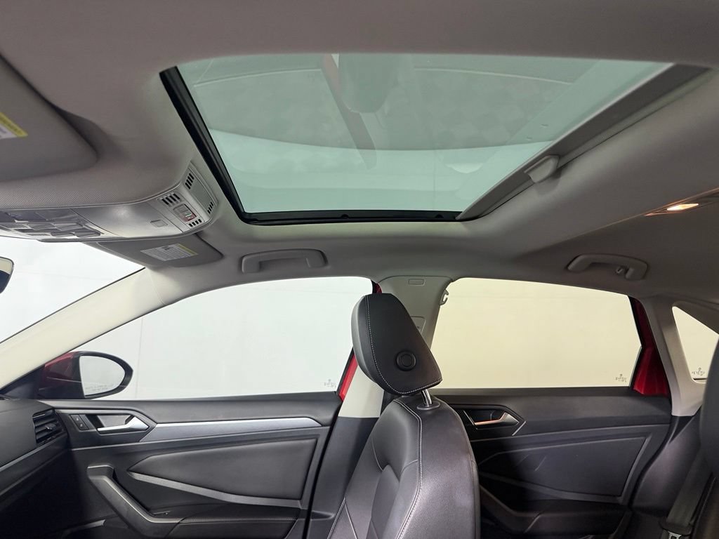 Used 2023 Volkswagen Jetta SE w/ Panoramic Sunroof Package FWD image 18