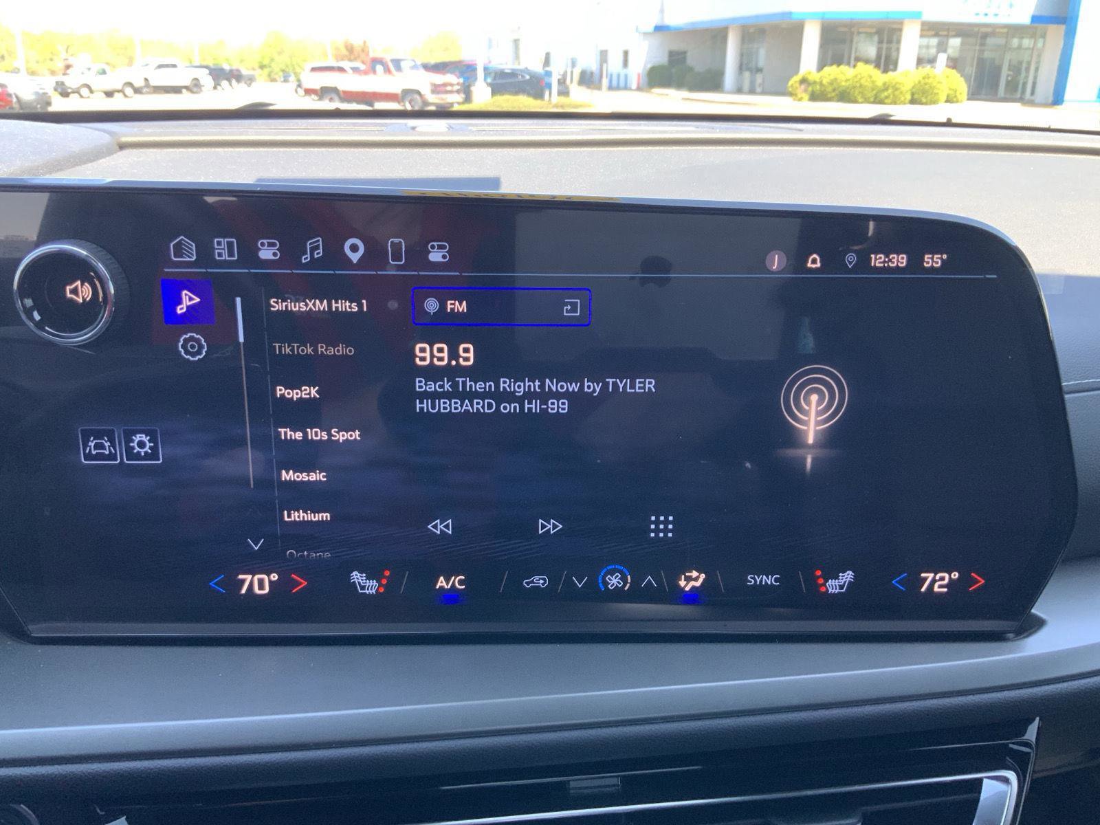 Used 2025 Chevrolet Traverse LT w/ Midnight/Sport Edition AWD/4WD image 44