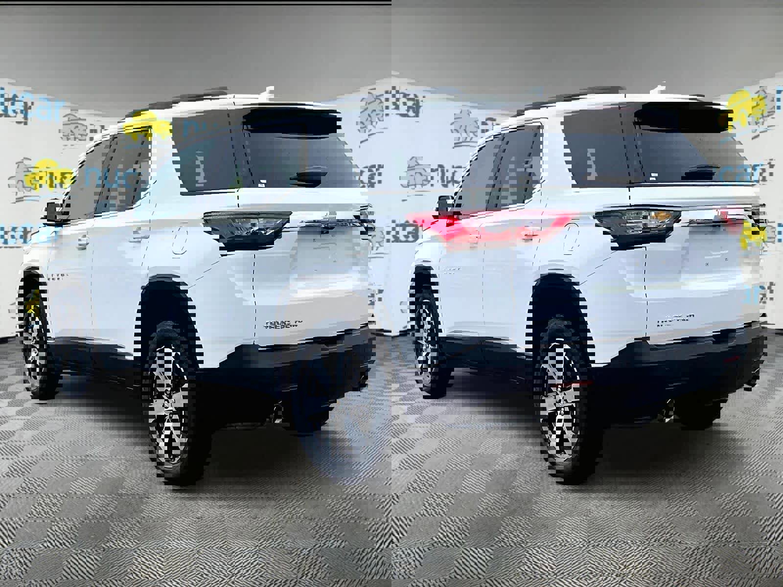 Used 2020 Chevrolet Traverse LT w/ LT Premium Package image 4