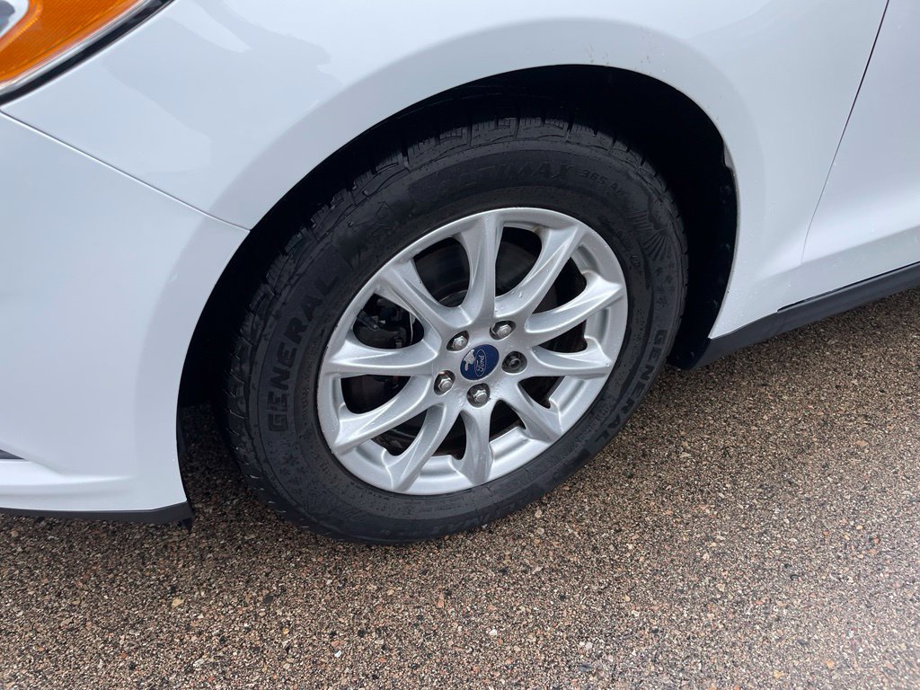 Used 2016 Ford Fusion S FWD image 3