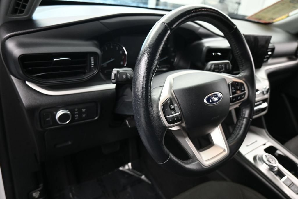 Used 2020 Ford Explorer XLT RWD image 15