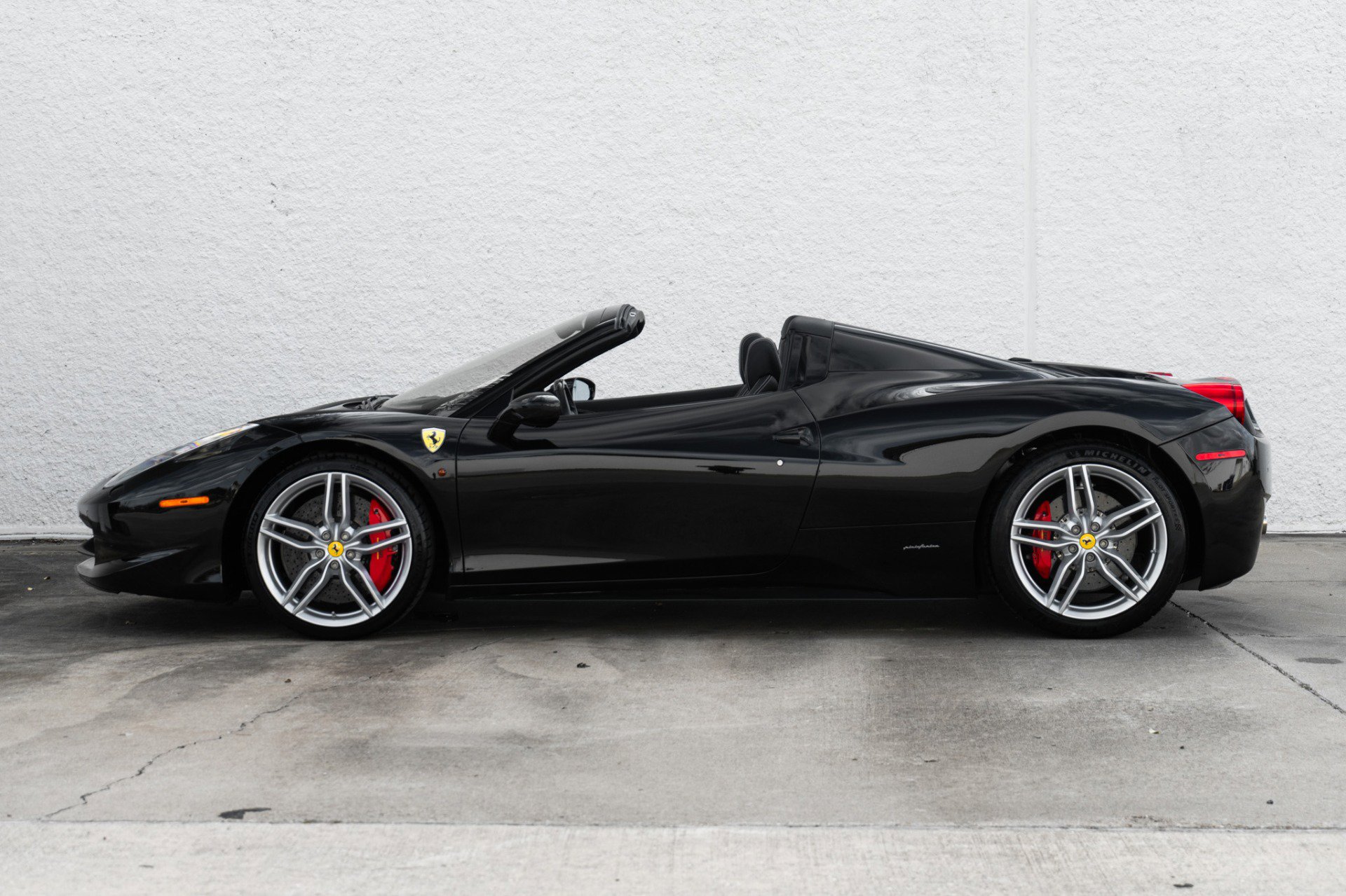 Used 2013 Ferrari 458 Spider image 14