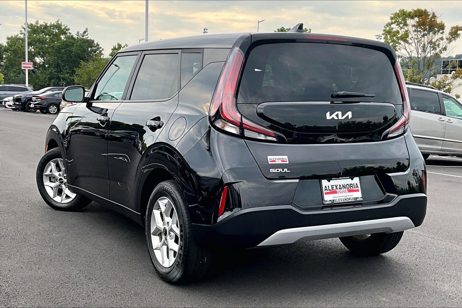 Used 2023 Kia Soul LX w/ LX Technology Package FWD image 10