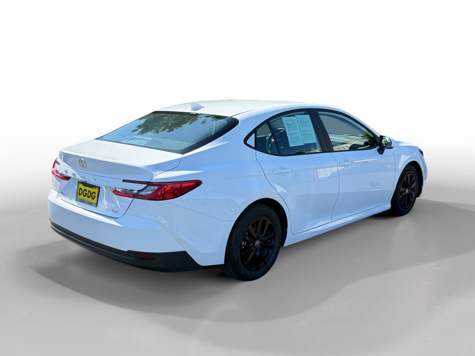 Used 2025 Toyota Camry LE FWD image 5