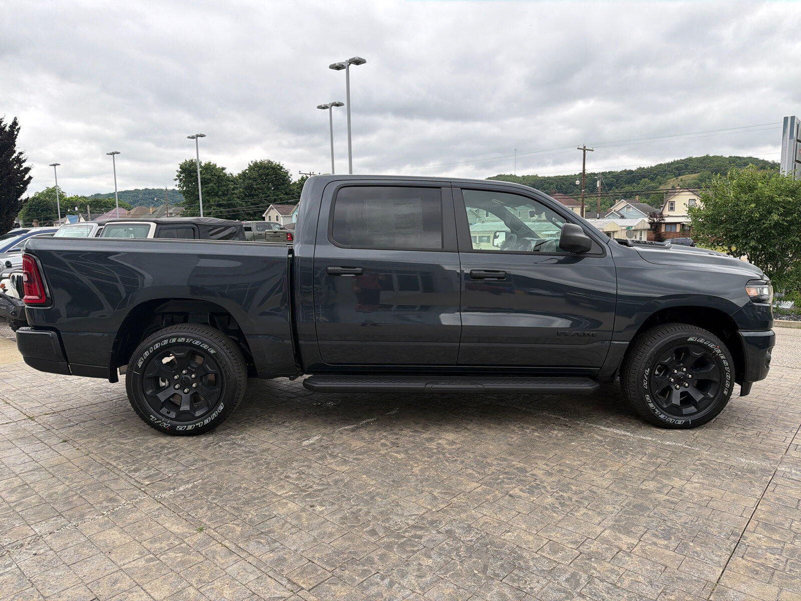 New 2026 RAM 1500 Express AWD/4WD image 9