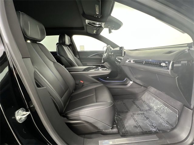 Used 2024 Cadillac Lyriq Sport image 29
